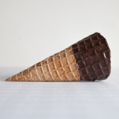 Medium Choc Dip Waffle Cone (70mm x 155mm)