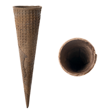 Tall Dark Cocoa Sugar Cone                                   (50mm x 178mm)